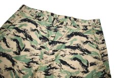 画像2: Levi's Camouflage Cargo Shorts リーバイス (2)