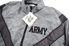 画像2: Deadstock Us Army PT IPFU Army Nylon Jacket Digital Camo (2)