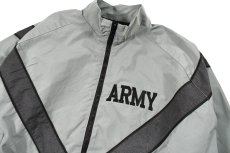 画像2: Deadstock Us Army PT IPFU Army Nylon Jacket (2)