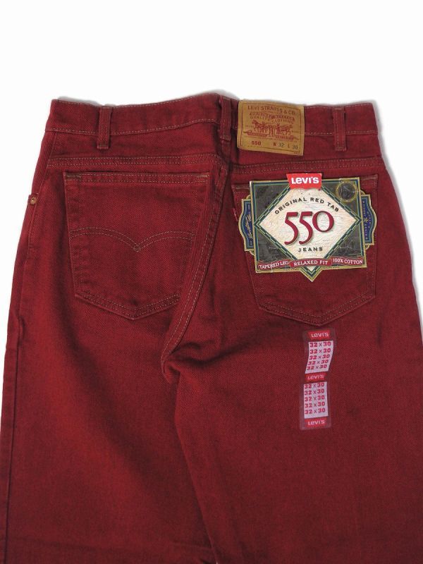 red levis pants